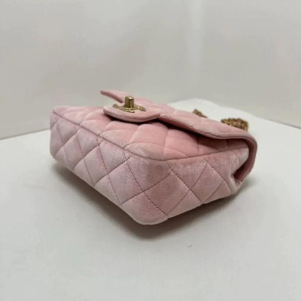 CHANEL brand color